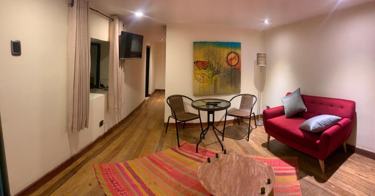 Gaia House Hostel クスコ エクステリア 写真