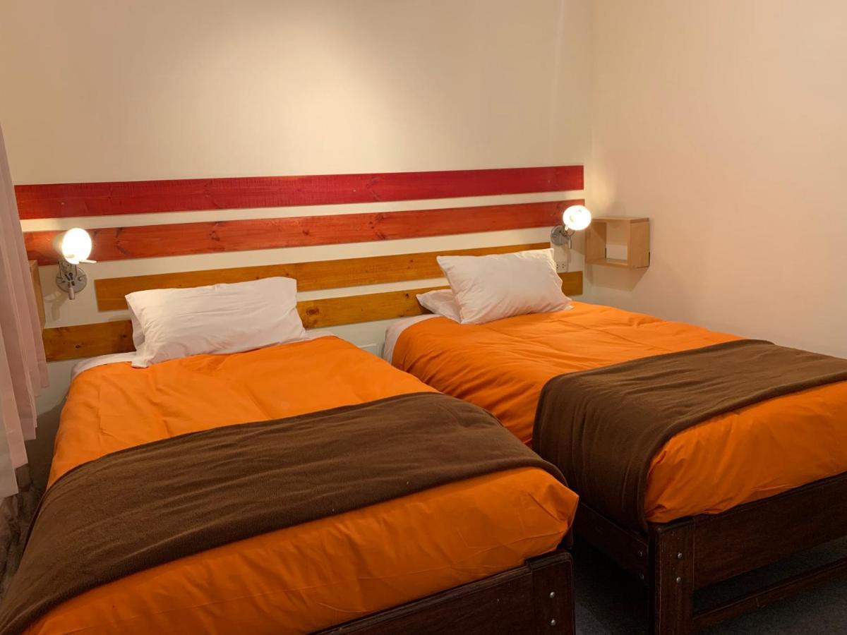 Gaia House Hostel クスコ エクステリア 写真