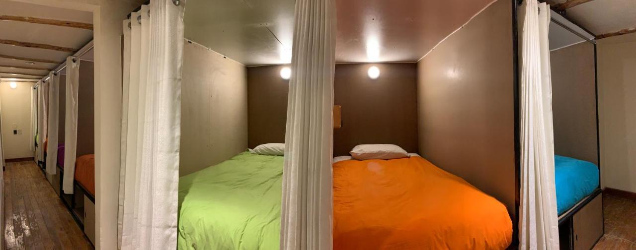 Gaia House Hostel クスコ エクステリア 写真