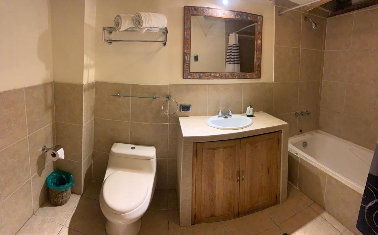Gaia House Hostel クスコ エクステリア 写真