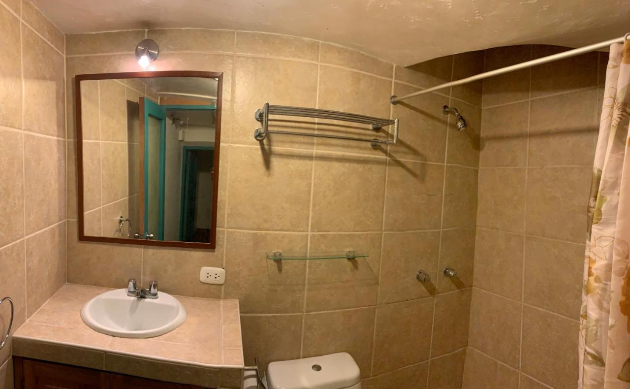 Gaia House Hostel クスコ エクステリア 写真